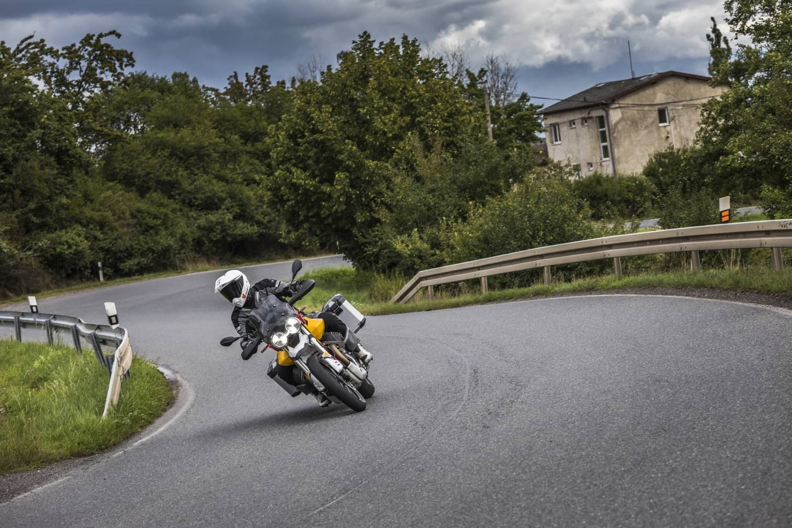 2020-03-MotoGuzziV85TT024.jpg