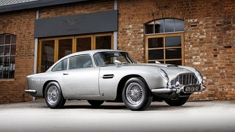 Náhledový obrázek - Nejikoničtější Bondovo auto jde do dražby. Slavný Aston Martin DB5 bude k mání za 100 milionů