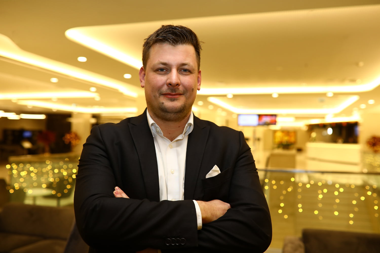 Lukáš Hnilička, Hybrid