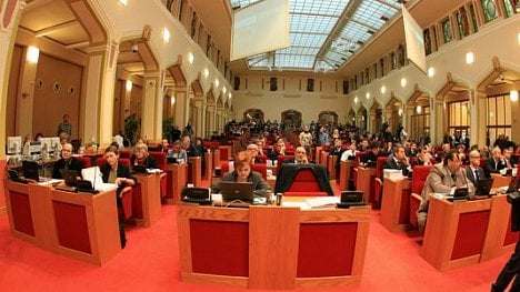 Náhledový obrázek - Rodinné dluhy radního Procházky nejsou problém, zní z pražské koalice