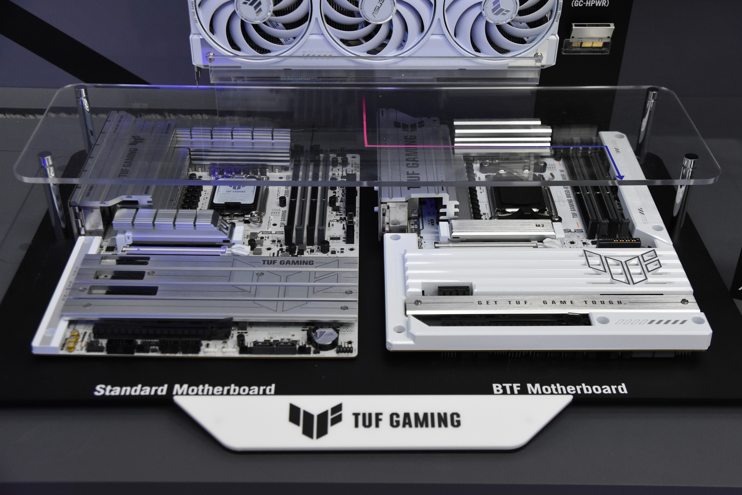 Hardware Asusu vystavovaný na Computexu 2025