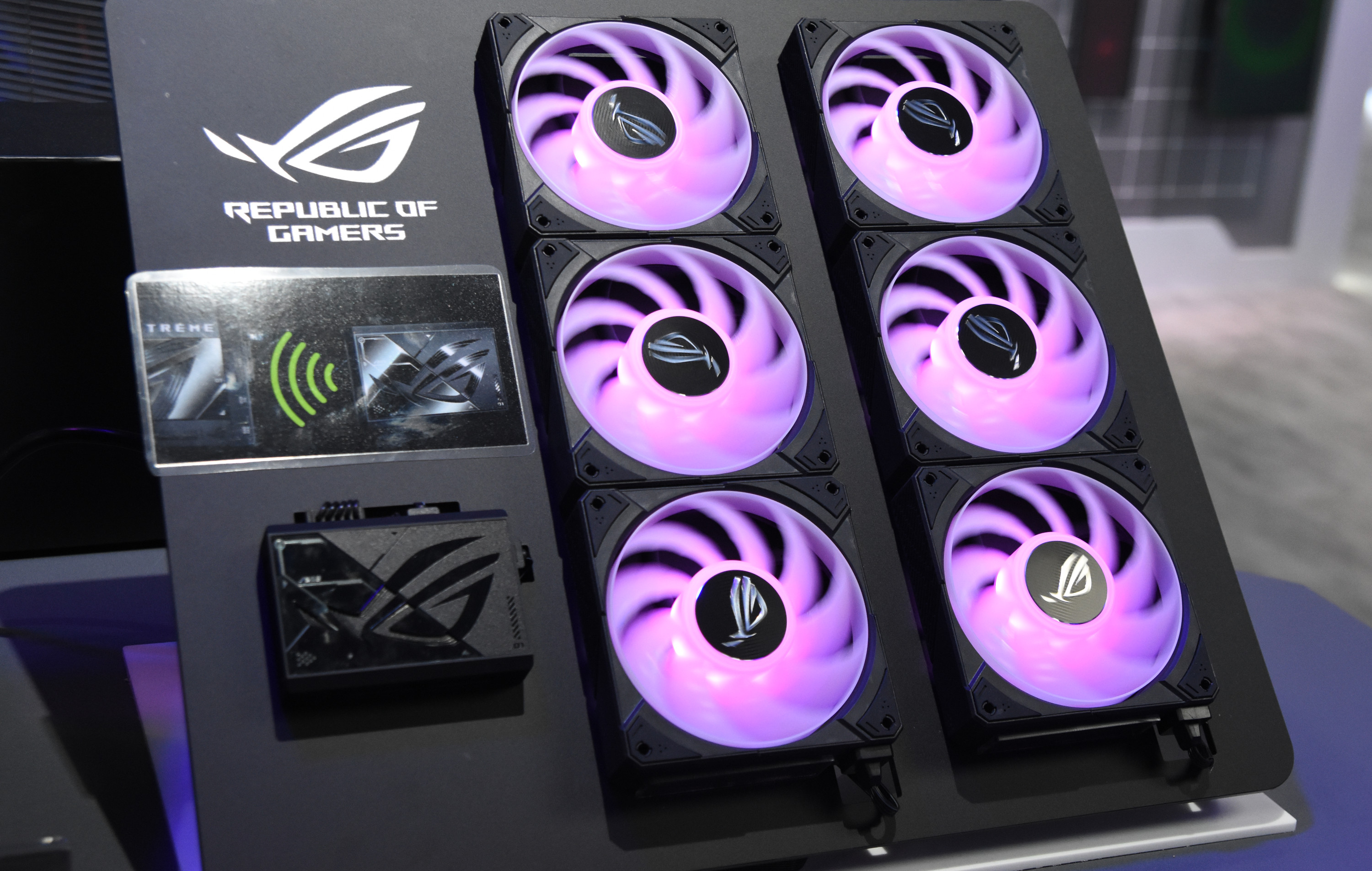 Hardware Asusu vystavovaný na Computexu 2025