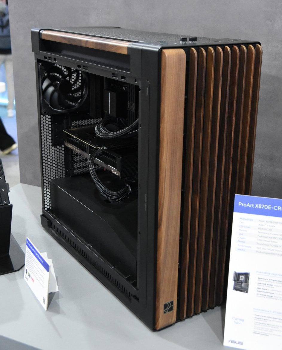 Hardware Asusu vystavovaný na Computexu 2025