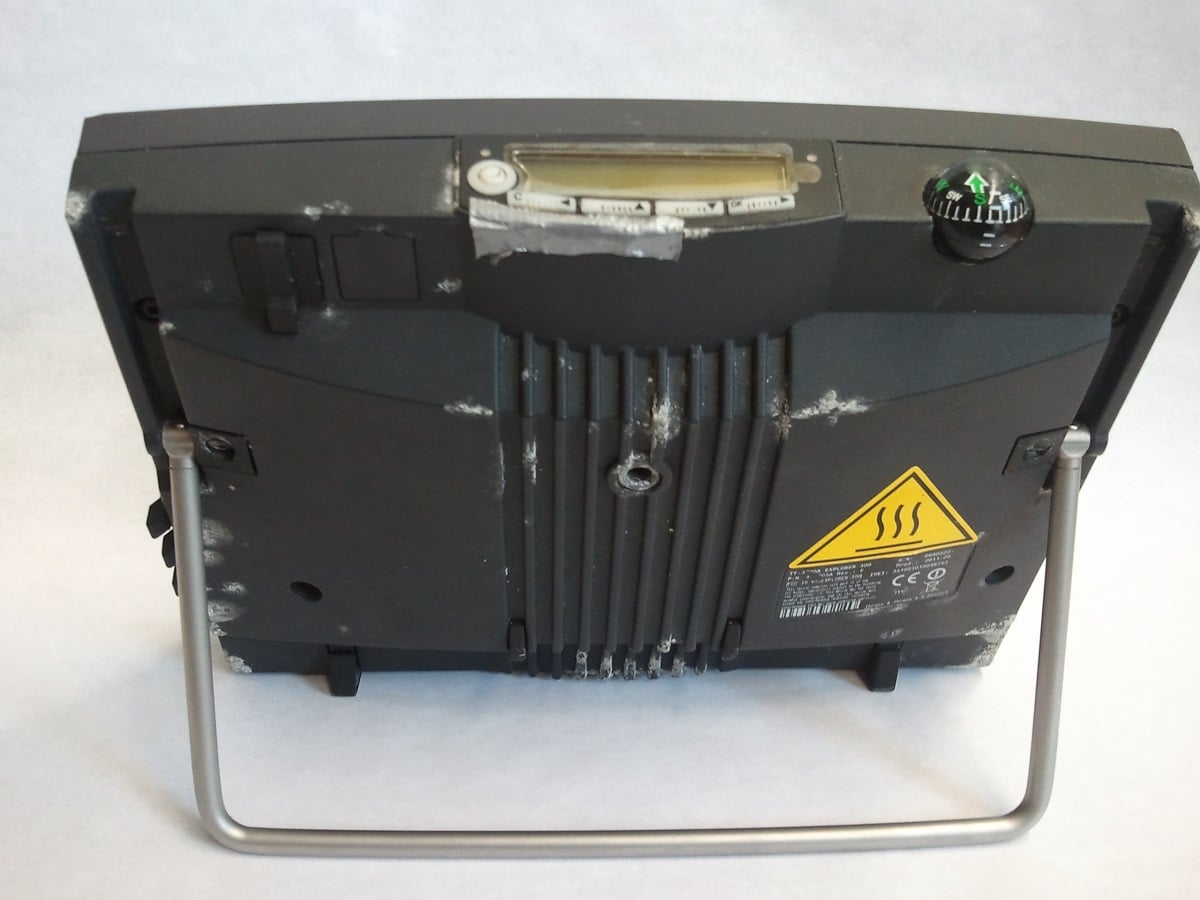 Terminál Inmarsat Explorer po 11 měsících na moři.