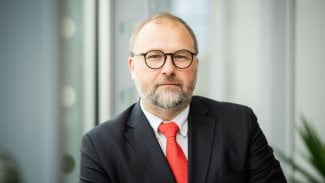 Ředitel zpravodajství České televize Petr Mrzena