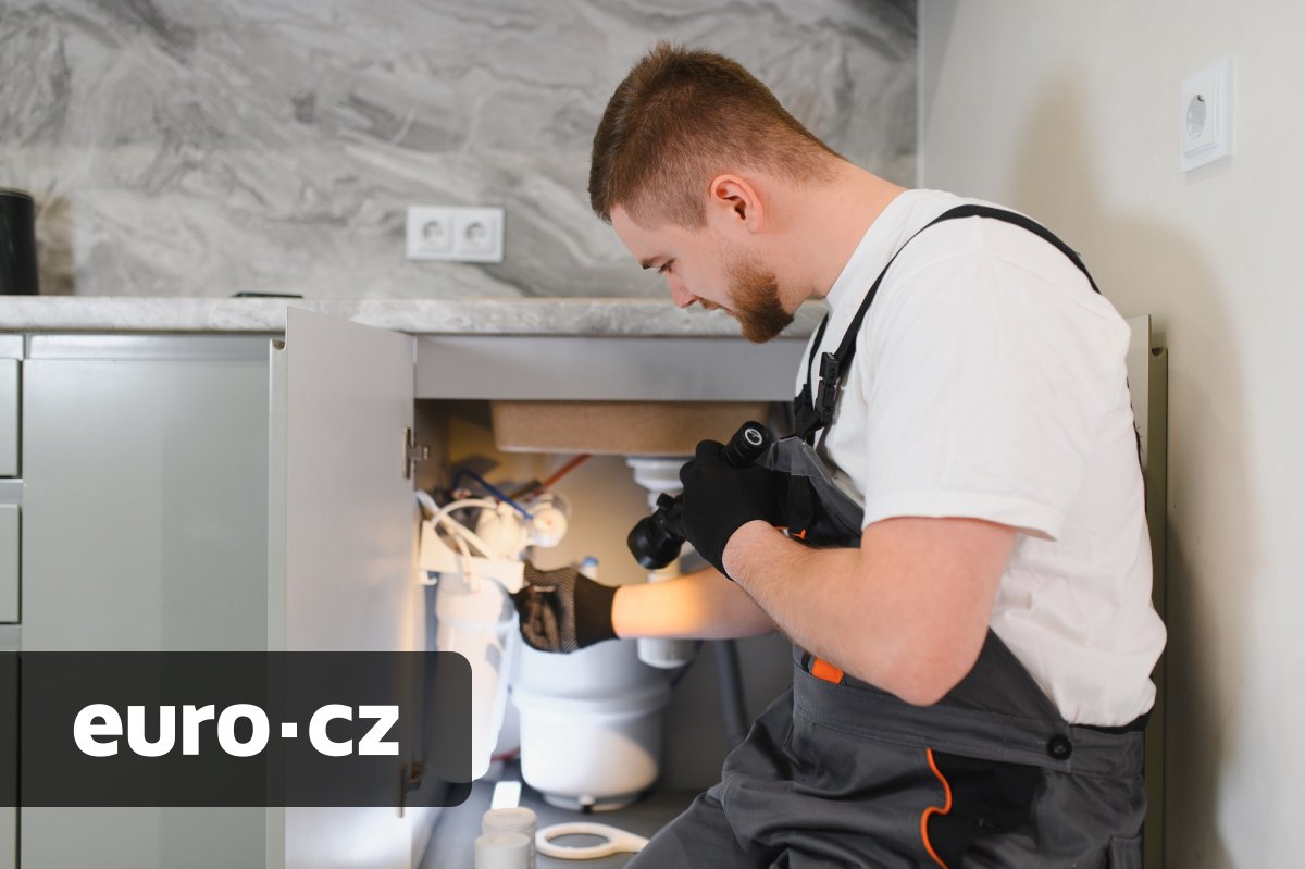 V době AI potřebujeme víc instalatérů než právníků, vysoká škola není nutnost, říká šéf BlackRocku