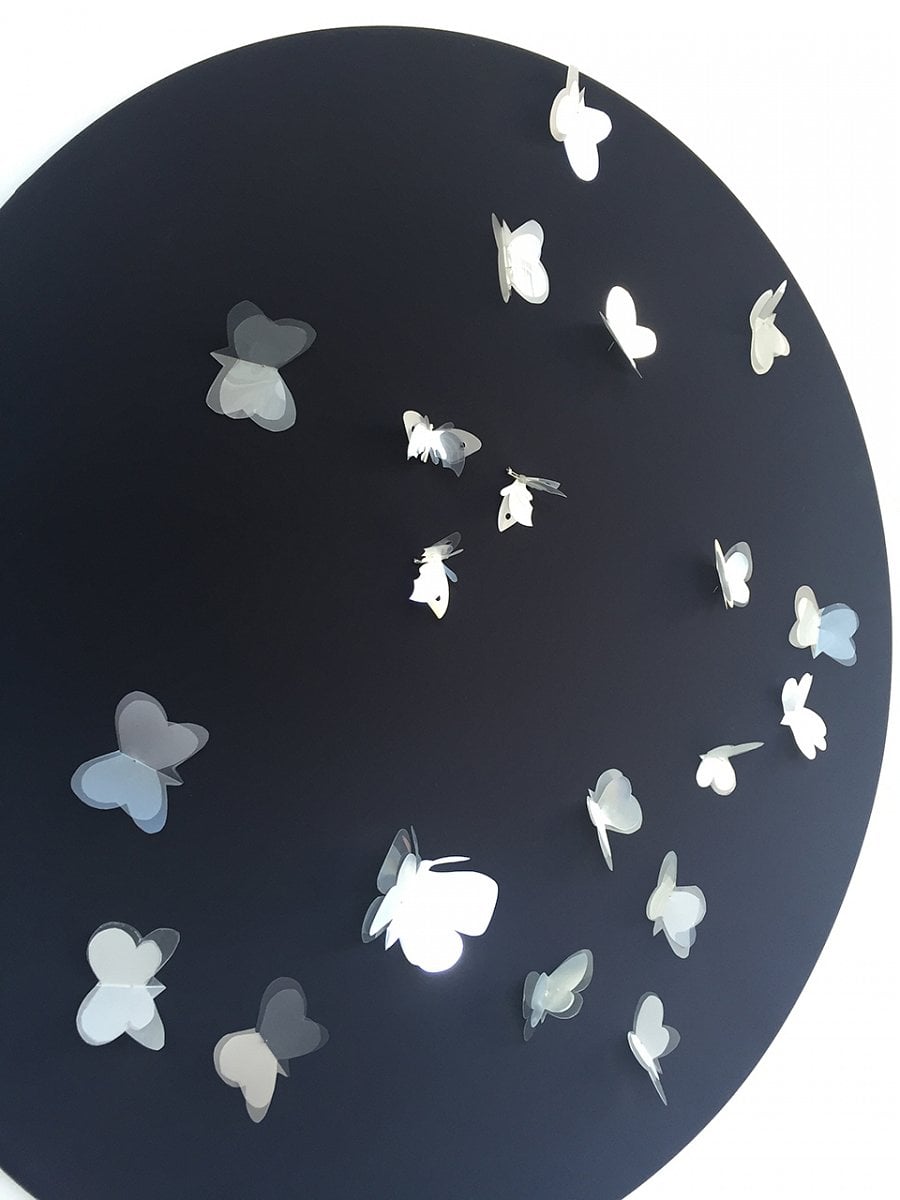 Vyrobeno z fólií z LCD displejů.