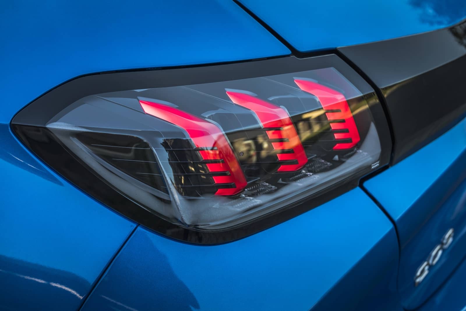 2020-01-Peugeot208108.jpg