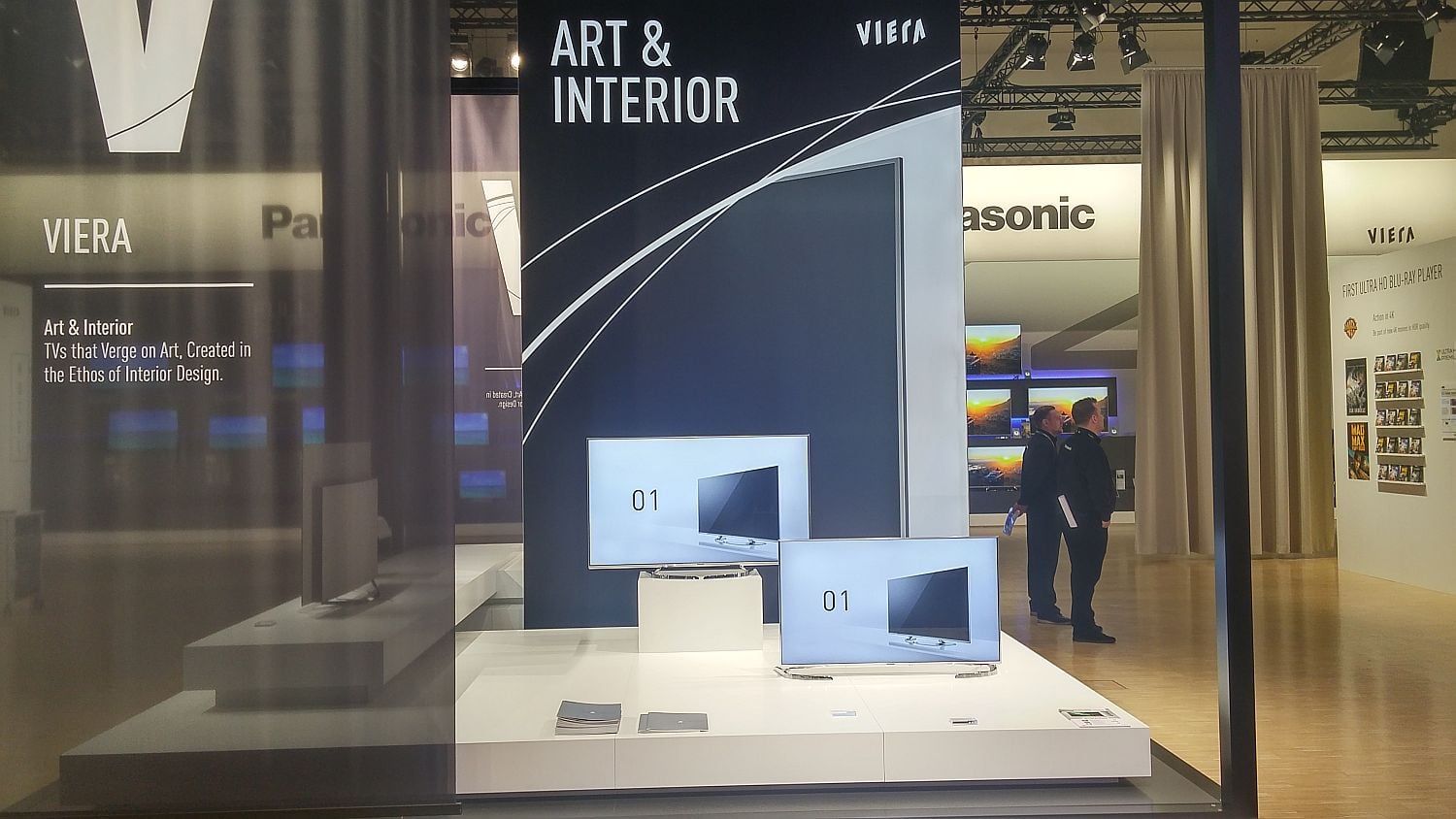 V konceptu Art & Interior jsou provedeny všechny letos uvedené televizory s rozlišením Ultra HD (4K), tj. řady DX6xx, DX7xx, DX8xx a DX9xx. A také „podzimní“ OLED televizor CZ950.