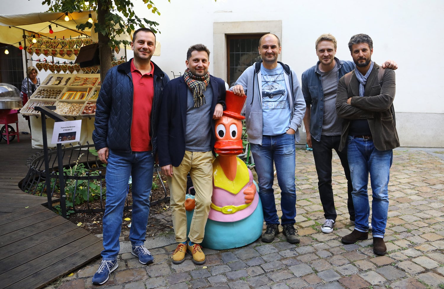 Představení seriálu Přijela pouť