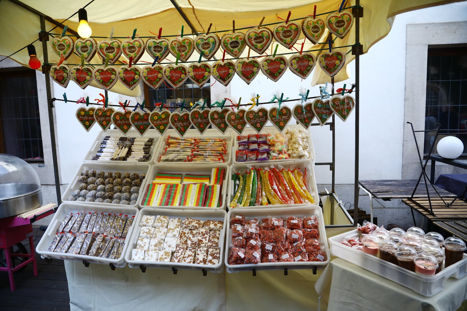 Představení seriálu Přijela pouť