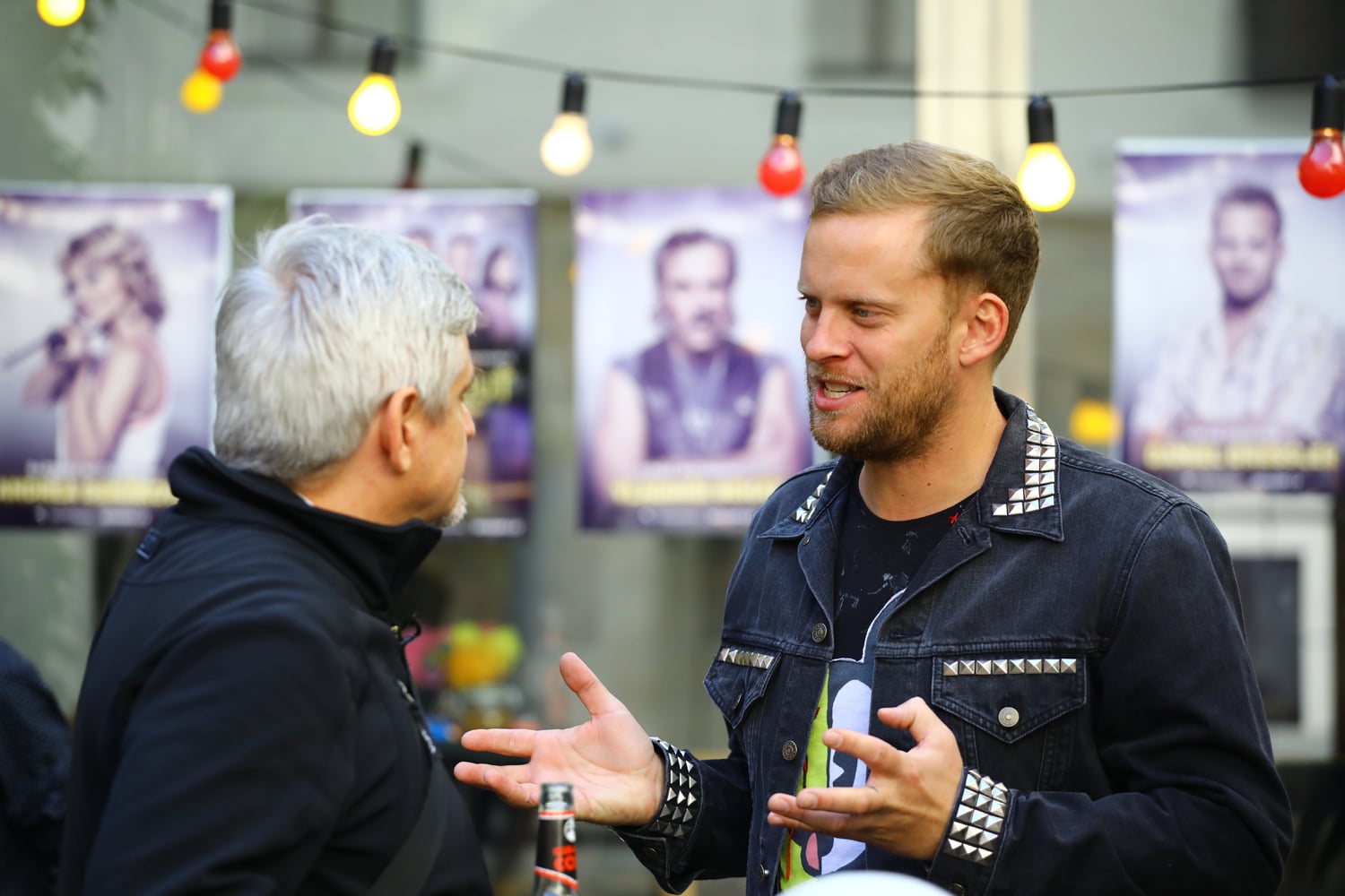 Představení seriálu Přijela pouť