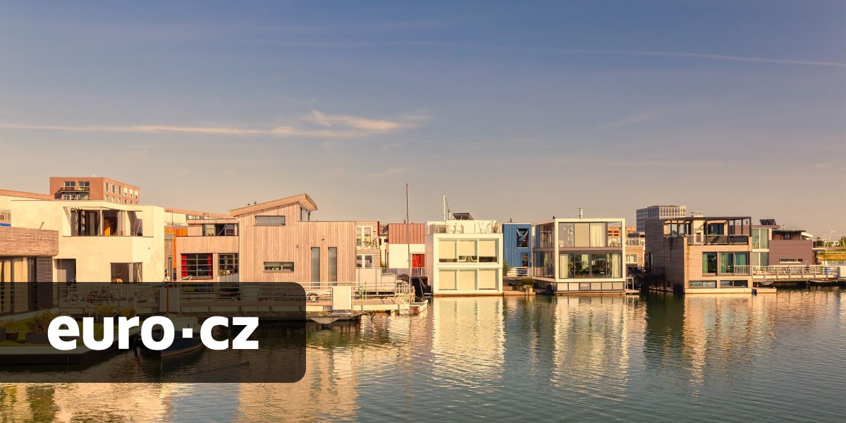 Pomůžou s nedostatkem bytů a jsou odolné vůči povodním. V Nizozemsku stále častěji staví plovoucí domy