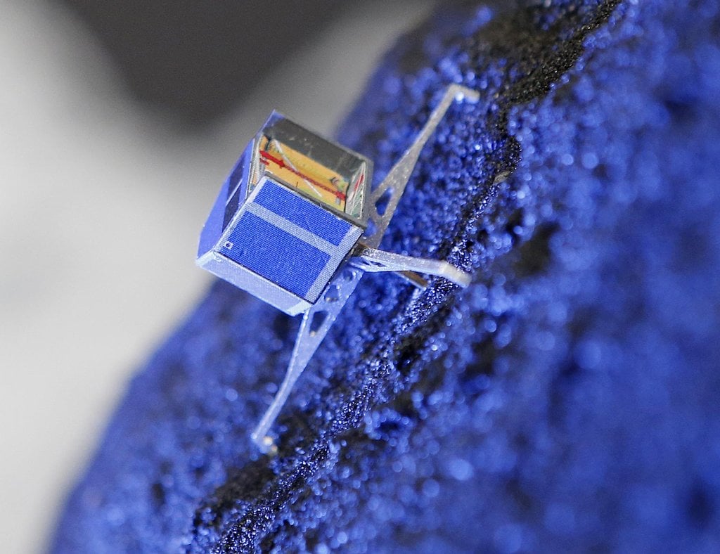 2013-11-prc5afzkumnc3bd-vesmc3adrnc3bd-modul-philae-se-vydal-na-