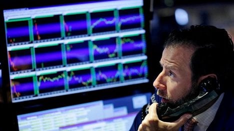 Náhledový obrázek - Dow Jonesův index poprvé překonal hranici 23 tisíc bodů