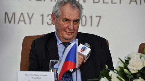 Náhledový obrázek - Zeman už má transparentní účet. Žádné peníze zatím nevybral