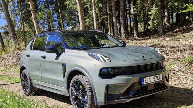 Test: Lynk & Co 01 More je švédskou Čínou. Nabízí luxusní výbavu, hromadu výkonu i pár negativ
