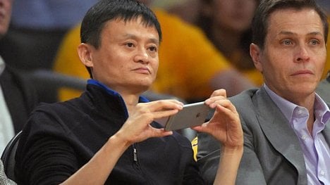 Náhledový obrázek - Jack Ma odešel z čela Alibaby. Loučil se na stadionu pro 80 tisíc lidí