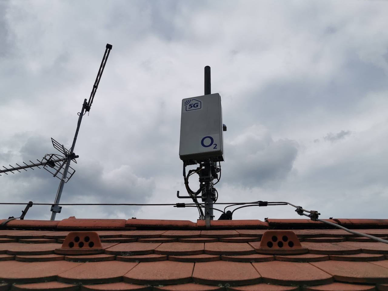 5G vysílač O2 (3,7 GHz) na Náměstí Míru v Praze