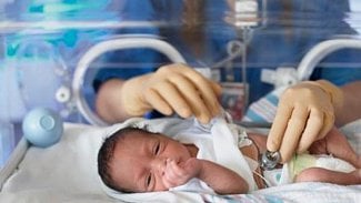 Náhledový obrázek - Ministr popudil neonatology, další odmítají sloužit přesčasy