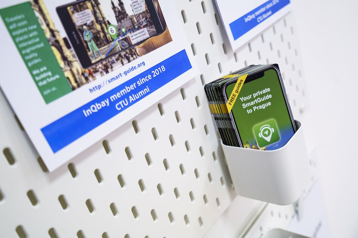 Smartguide je aplikace usnadňující turistům orientaci v neznámých městech.