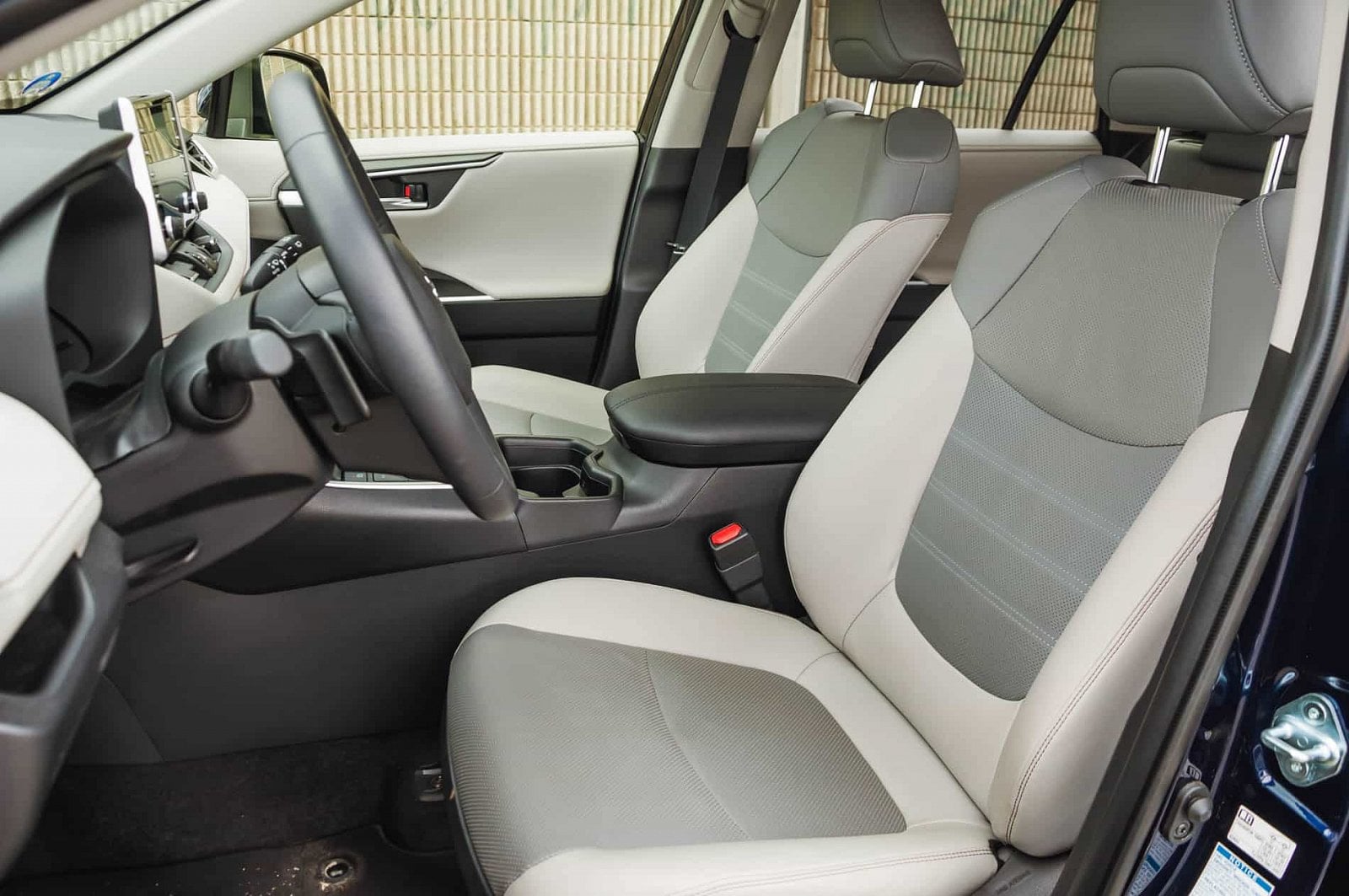 2019-07-Toyota-RAV4-31-of-33.jpg