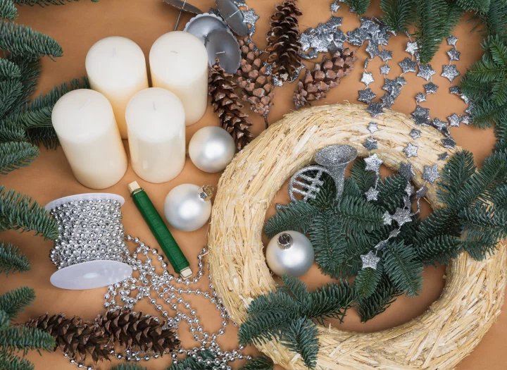 Velmi efektní adventní věnec si můžete vyrobit doma