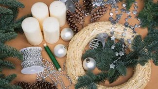 Velmi efektní adventní věnec si můžete vyrobit doma
