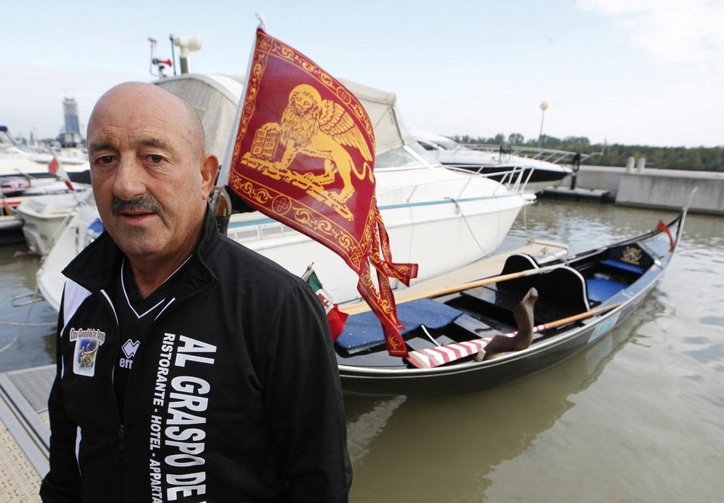 2016-06-gondolic3a9r-vittorio-orio-na-svc3a9-dunajskc3a9-plavbc4