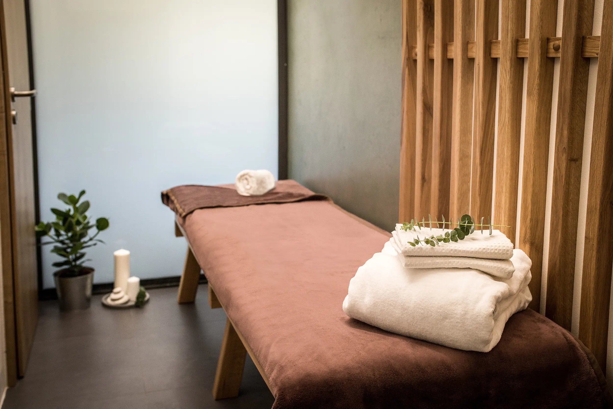 Lázně Poděbrady, šatna, kde se klinti svléknou a po koupeli relaxují