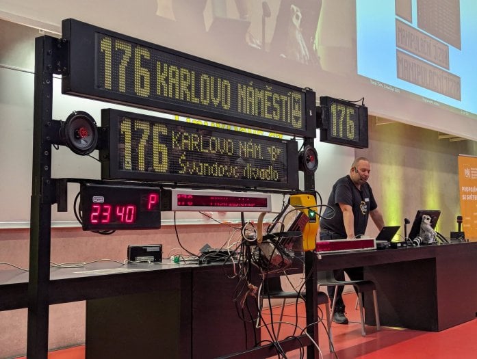 Autor: Petr Krčmář, Root.cz LinuxDays 2025 neděle