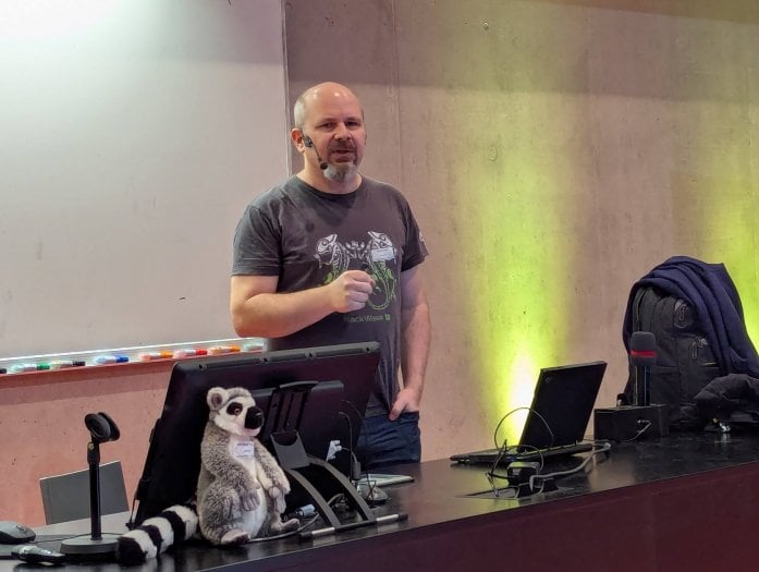 Autor: Petr Krčmář, Root.cz LinuxDays 2025 neděle