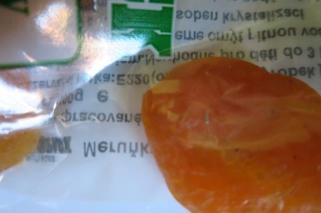 POGRR, Blovice: Meruňky sušené Gold Pack - v jednom z kontrolovaných balení (původ Turecko) byl zjištěn výskyt tvrdého a ostrého kovového úlomku.
Potravina neměla poškozený obal.
