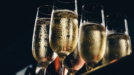 Náhledový obrázek - Chuť šampaňského se mění. Na produkci francouzského šumivého vína dopadají klimatické změny