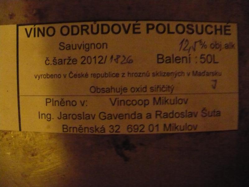 SAUVIGNON: Víno bylo zakalené a plavaly v něm nečistoty. Chuť a vůně byly po nežádoucích biologických procesech (sekundární kvašení).
