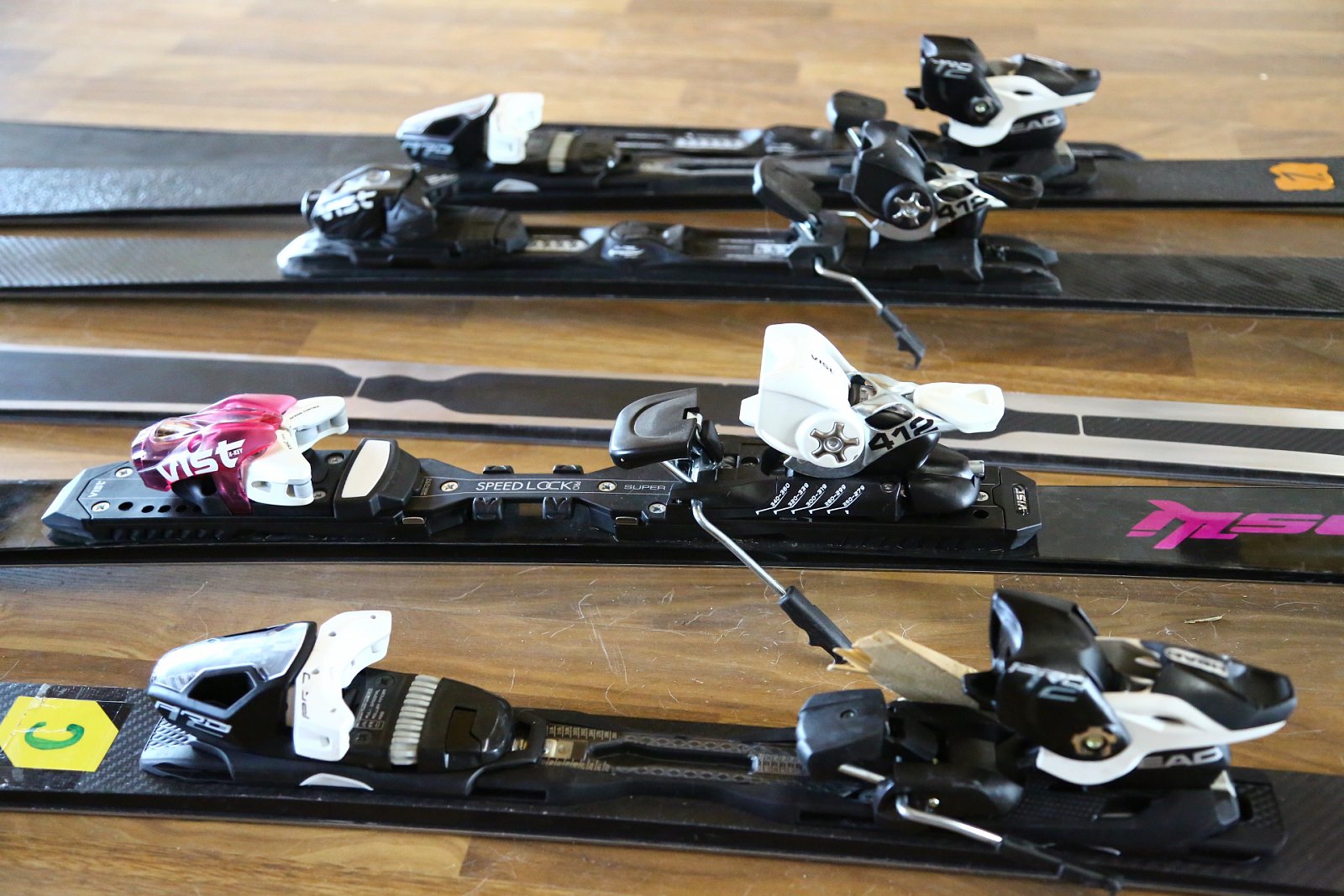 Výroba lyží není jednoduchá, svou roli hraje každý centimetr.