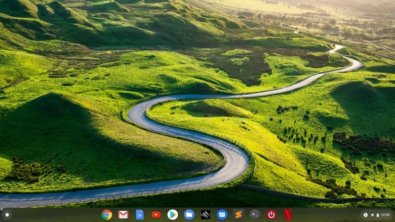 Pracovní plocha Chromebooku s operačním systémem Chrome OS 76