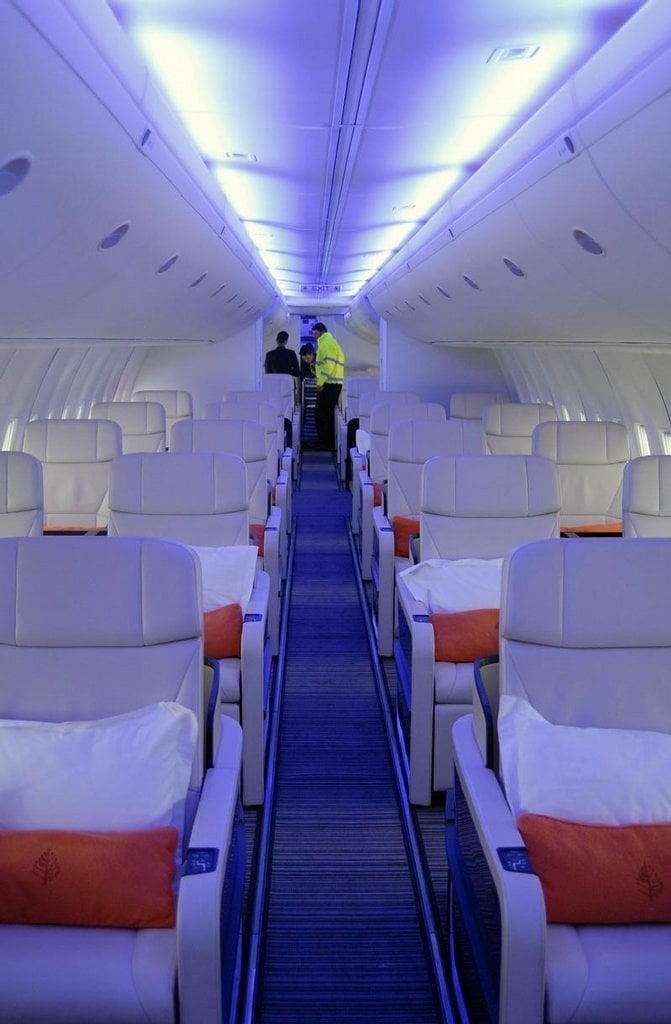 2015-09-boeing-757-hotelovc3a9ho-c599etc49bzce-four-seasons-9.jp