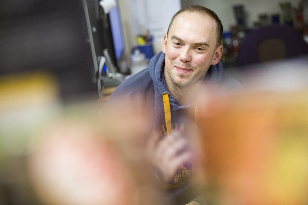 Fenomén Láďa Hruška: Jak vypadají jeho autogramiády v regionech?