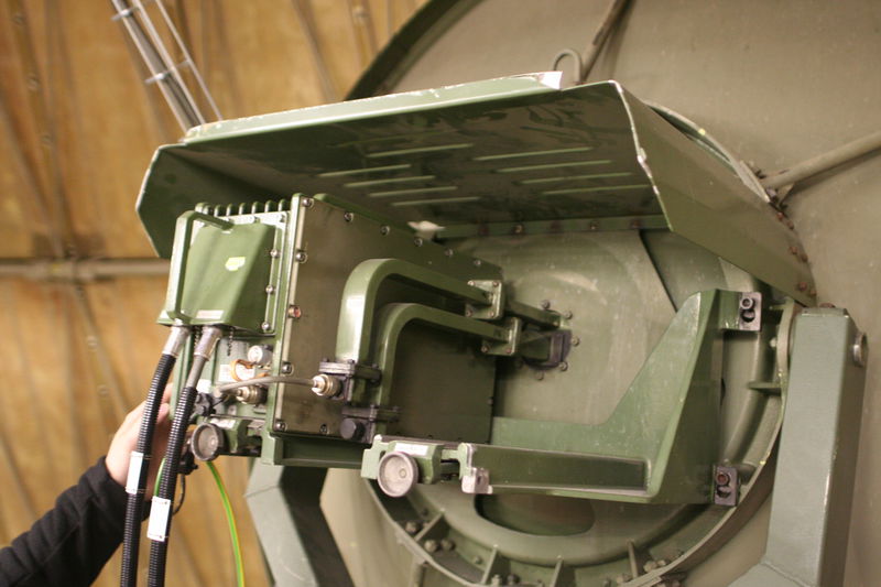 Zelená. Tohle bude armádní výzbroj.