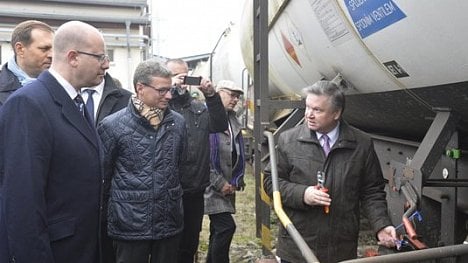 Náhledový obrázek - Blbeček. Babiš poškodil pozici Česka ve sporu o naftu z Kraillingu