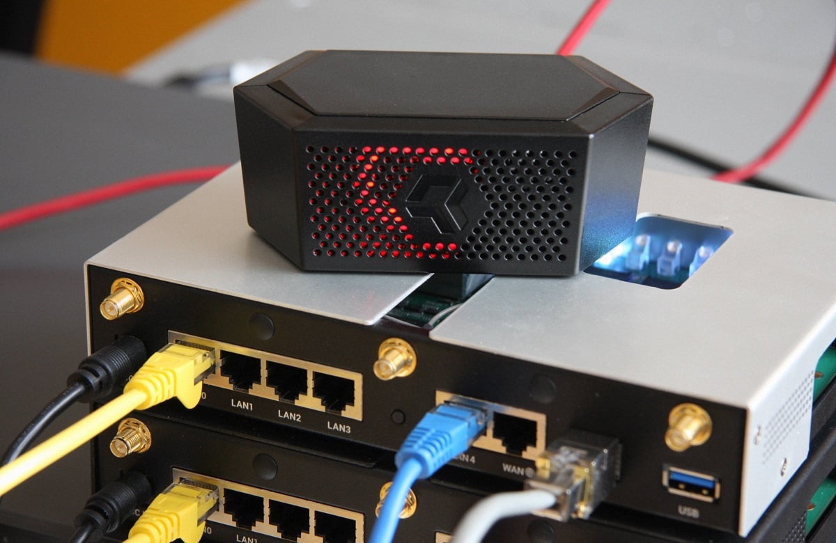 Pokud chcete 100% zabezpečení, nechoďte na internet, radí Turris.