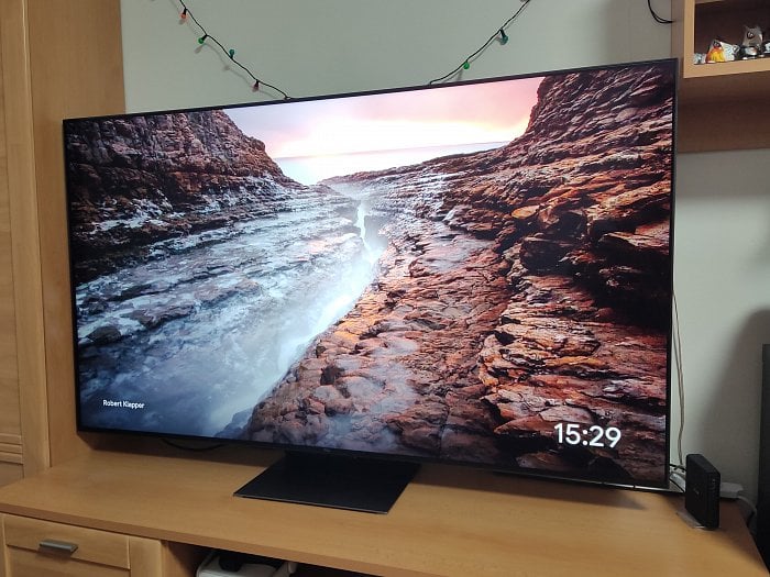 QLED s Mini LED podsvícením vypadá na 65" obrazovce nádherně (zdroj: Cnews)