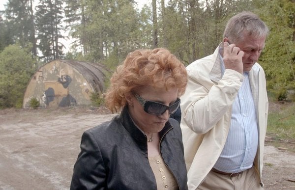 2012-08-policie-chce-stc3adhat-parkanovou-kvc5afli-letounc5afm-c