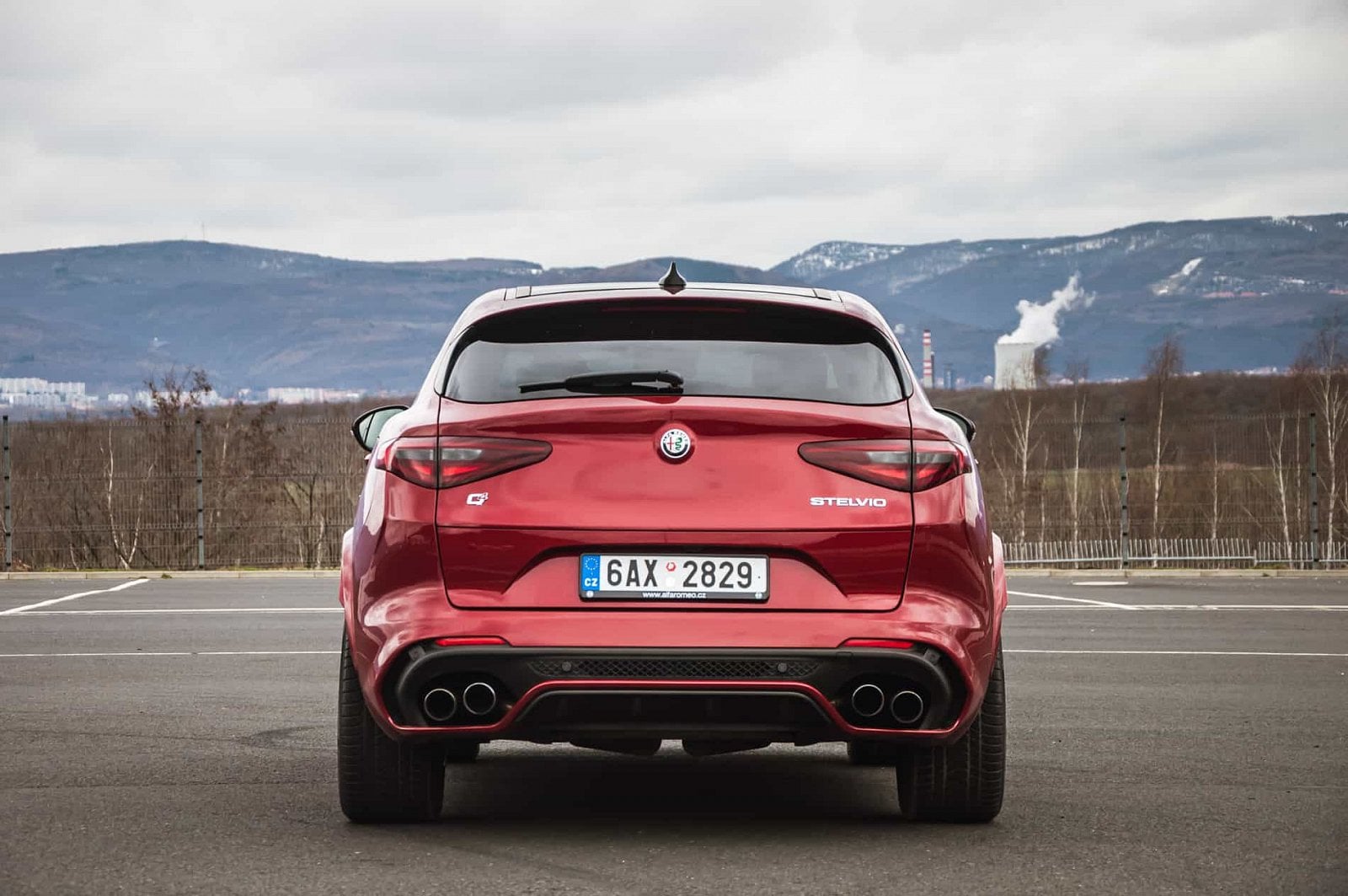 2019-03-giulia-qv-vs-stelvio-qv-13.jpg