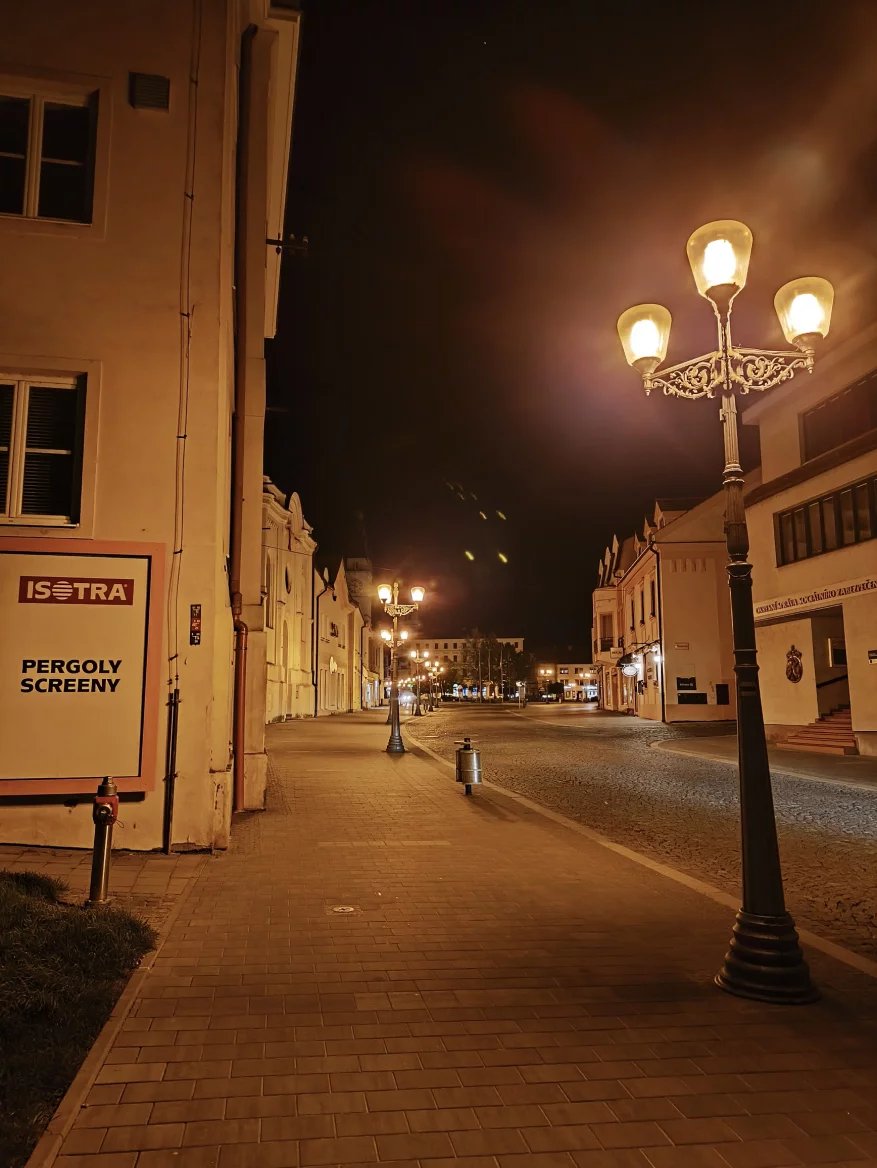 Hlavní 64Mpx fotoaparát