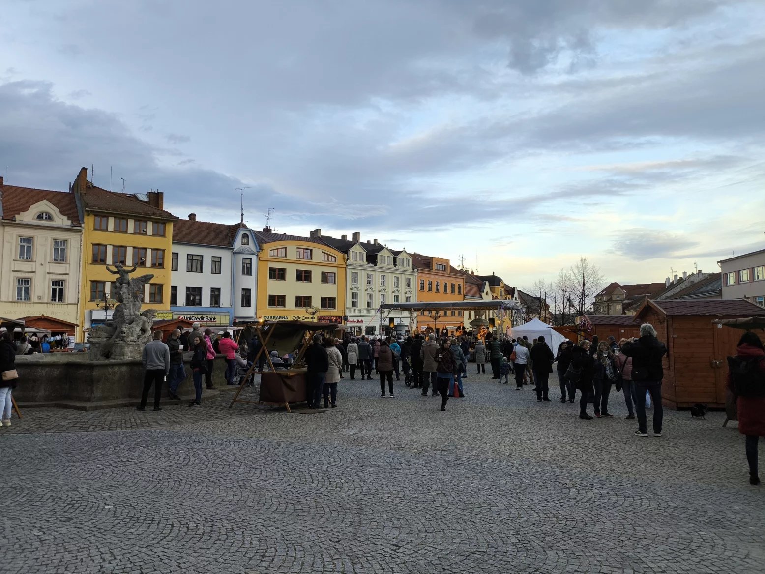 Hlavní 64Mpx fotoaparát