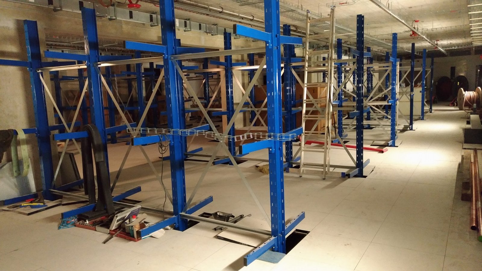 Pohled od strojovny chlazení.