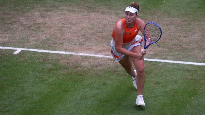 Tuze drahý životní úspěch. Wimbledonská vítězka Nosková dostala za svůj triumf přes 100 milionů, takřka polovinu ale zaplatí na daních