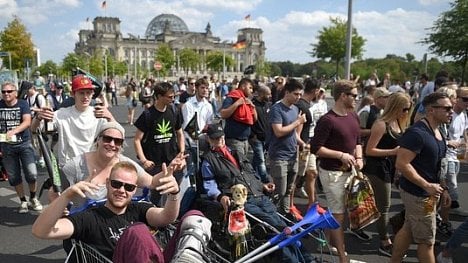 Náhledový obrázek - Léčebné konopí neumějí ani v Německu. Chybí dodavatel i marihuana v lékárnách